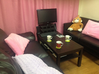 博多住吉店チャットレディー専用ルーム風景1