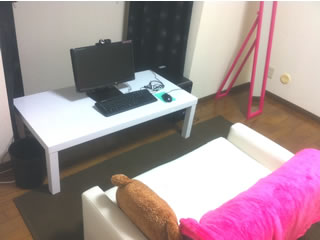 長野駅チャットレディー専用ルームの風景03